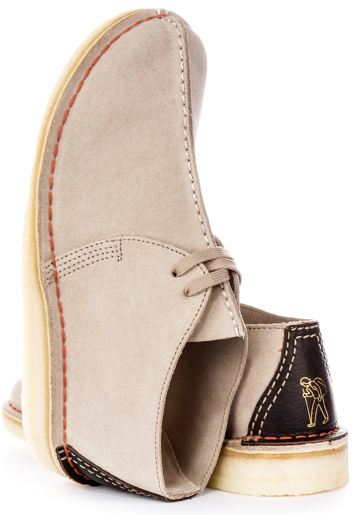 Zapatos clásicos con cordones para hombres Clarks Originals Desert Trek en arena