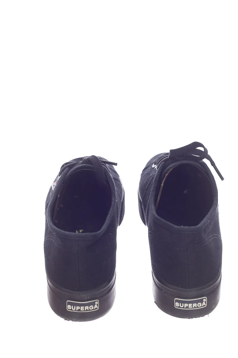 ZAPATOS COLOR NEGRO  SUPERGA